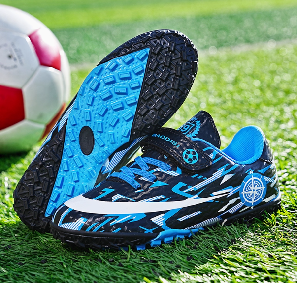 FOOTBALL SHOES VIATU VYA MPIRA